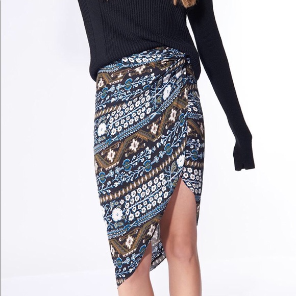 Veronica Beard Dresses & Skirts - Veronica Beard Nash Twist Skirt